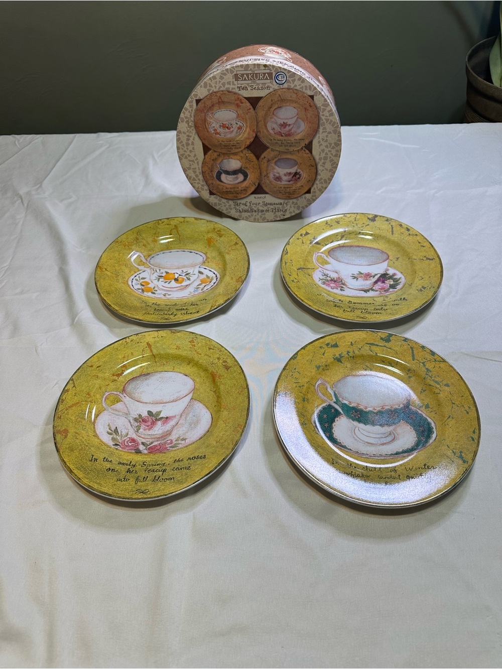 Vintage Sakura Tea and season salad plates set of 4 with orginal box